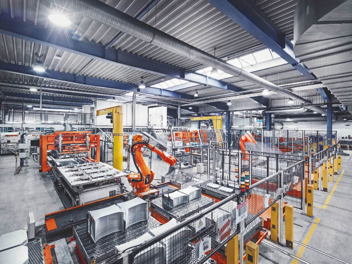 Produktionshalle von voestalpine für Leichtbauteile für die Automobilindustrie