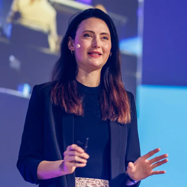 Lara Widera, Staffbase