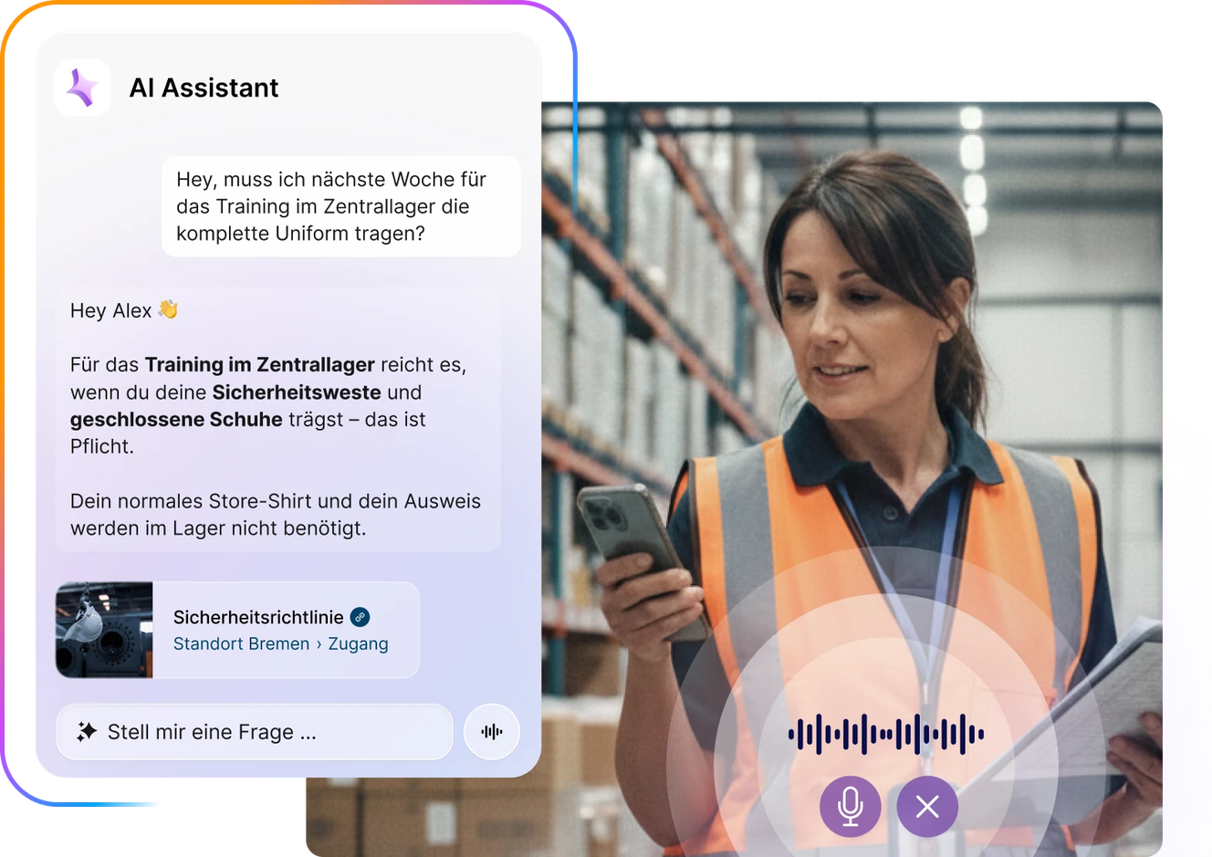 Eine Frau in einem Lagerhaus überprüft ihr Smartphone, auf dem ein Chat mit einem KI-Assistenten über Schulungsanforderungen angezeigt wird. Sie trägt eine Sicherheitsweste und hält ein Klemmbrett in der Hand.