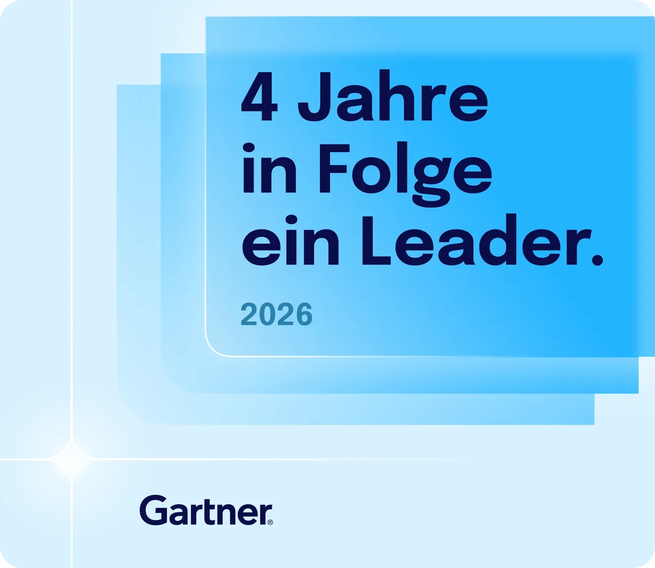 Gartner-Auszeichnung 2026 für Staffbase: „A leader, four years running” auf blauem Verlaufshintergrund mit Gartner-Logo