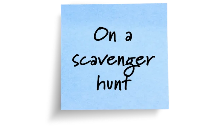 Blue sticky note reading "On a scavenger hunt," describing the Fragmented Enterprise archetype.